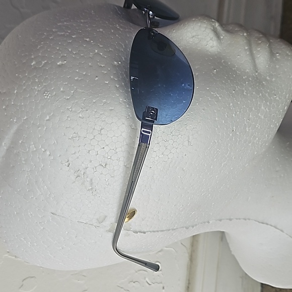 Chanel Blue Hombré Metallic Blue Hardware Rimless Sunglasses - Picture 4 of 9